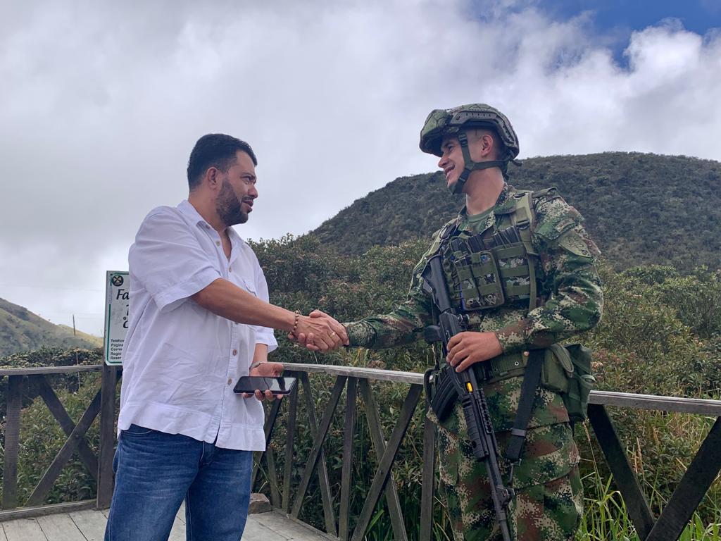 Ejército acompaña transición  en el cambio de nivel de actividad del Volcán Nevado del Ruiz