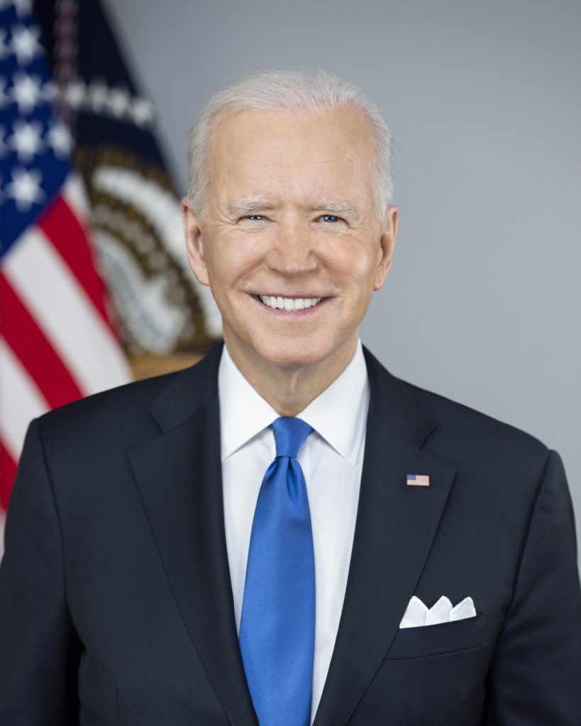 * Biden, con menos apoyo entre votantes latinos y afroamericanos frente al 2020.