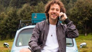 En las redes sociales de PilloFon, la empresa de telefonía móvil del youtuber mexicano Luisito Comunica, se anunció el inicio de sus operaciones en Colombia. 