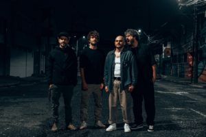 Luego de lanzar los sencillos 'Ver tus ojos mirándome', 'La ciencia de los sueños', 'Todos los perros van al cielo', '01001' y 'Alma y olvido', la banda de rock colombiana Volcán estrena su 3er álbum de estudio 'Ceros & Unos'.