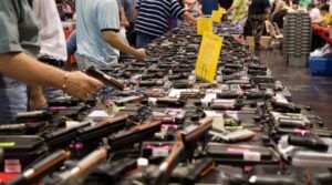 Corte de Estados Unidos desecha prohibición de las armas de fuego tras ganar el derecho a portar armas.