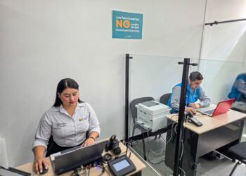 Secretaría de Hacienda abre oficina descentralizada en el Aeropuerto La Nubia para expedición de pasaportes