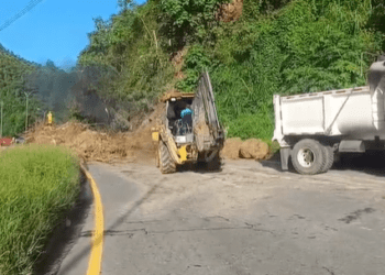 UGR avanza en el restablecimiento de la movilidad en la vía Panamericana tras movimiento en masa en La Playita