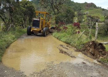 Tres vías cerradas y múltiples pasos restringidos en Caldas: así amanece la red departamental