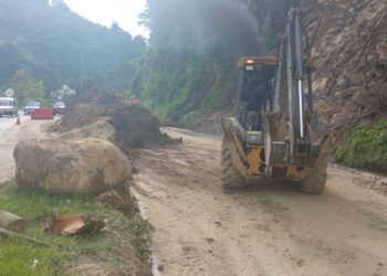Avanzan labores para habilitar totalmente la vía Panamericana en La Playita tras deslizamiento