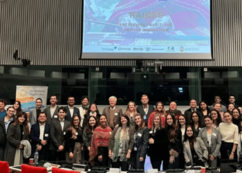 Artesanos de Caldas se conectan con mercados internacionales a través del proyecto “Raíces”