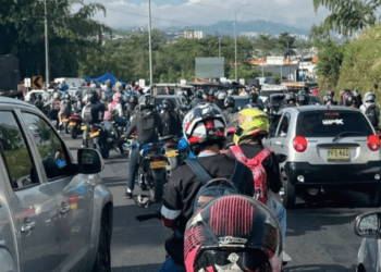 Tránsito lento entre Manizales y Pereira por bloqueos de manifestantes