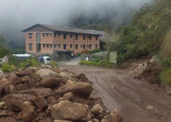 Habilitan paso entre el sector del Ocho y Termales  tras emergencia vial