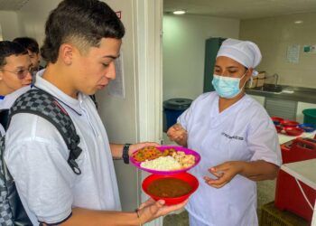 Alcaldía de Manizales busca garantizar desde el primer día de clases el PAE y el transporte escolar para el próximo año